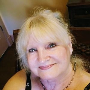 Meet your Posher, Laureen